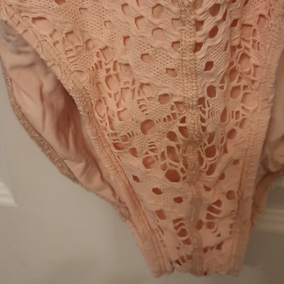 Bathing Suit - Picture 9 of 9